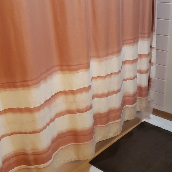 Cloth Shower curtain with 2 hand towels - Picture 3 of 7